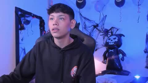 zeus_blaze online show from October 2025 12:06:02 PM