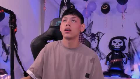 zeus_blaze online show from October 2025 12:12:02 PM