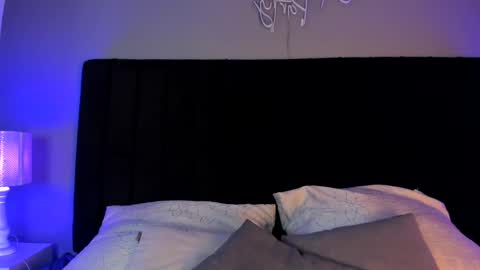 Zhavia  online show from December 2024 02:38:02 PM