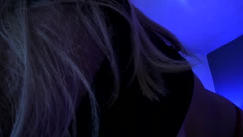 Zhavia  online show from January 2025 03:21:01 PM