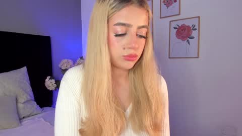 Zhavia  online show from February 2025 09:46:01 AM