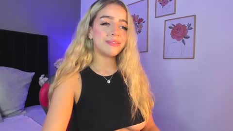 Zhavia  online show from February 2025 04:22:02 AM