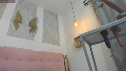 ZHAMIRA  ANDRES online show from September 2025 09:53:01 PM