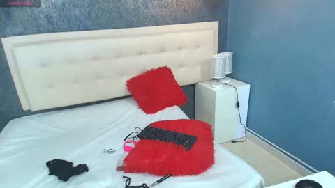 ZHAMIRA  ANDRES online show from November 2025 05:22:01 PM