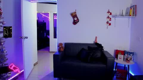 zhoestrong online show from December 2024 11:14:01 PM