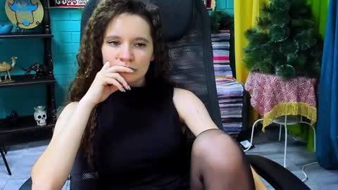zianichols online show from January 2025 12:24:01 PM