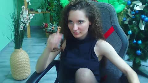 zianichols online show from January 2025 10:12:01 PM