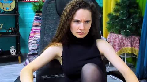 zianichols online show from January 2025 03:39:01 PM