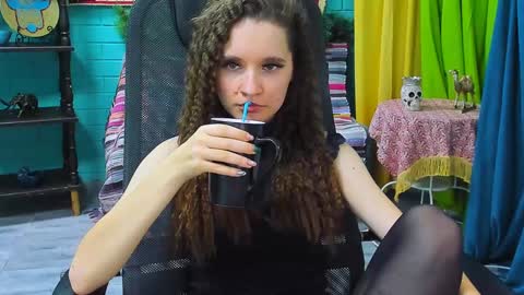 zianichols online show from January 2025 01:11:01 PM