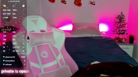 Zlata  Mon Tue Thu Fri Sun Sa GMT 3 0000pm - 0600pm  online show from December 2024 06:41:02 PM