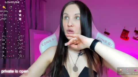 Zlata  Mon Tue Thu Fri Sun Sa GMT 3 0000pm - 0600pm  online show from December 2024 03:00:02 PM