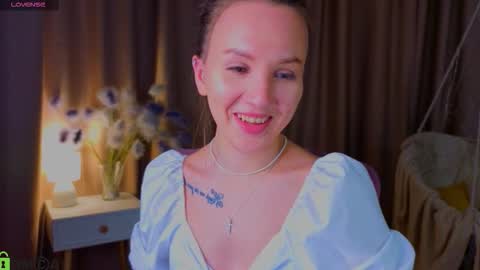 Zlata  Mon Tue Thu Fri Sun Sa GMT 3 0000pm - 0600pm  online show from September 2025 03:46:01 PM