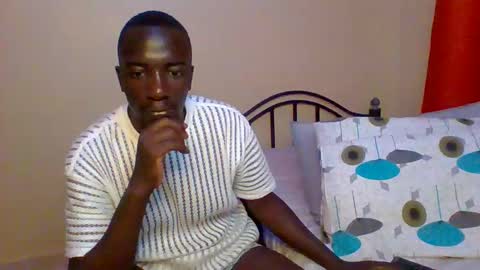 Zlatann2012 online show from February 2025 03:49:02 PM
