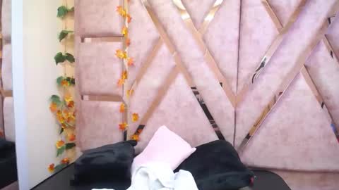 Zoe Browns online show from November 2025 03:20:02 AM