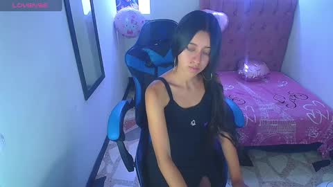 Snapshot of zoe_connor19 chatting on February 2025 08:42:02 PM Z O E online show from February 2025 08:42:02 PM