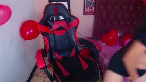 Snapshot of zoe_connor19 chatting on February 2025 01:42:01 AM Z O E online show from February 2025 01:42:01 AM