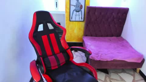 Snapshot of zoe_connor19 chatting on November 2025 08:42:02 PM Z O E online show from November 2025 08:42:02 PM