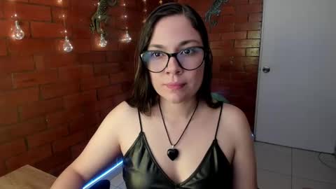Zoe  online show from February 2025 03:52:01 PM