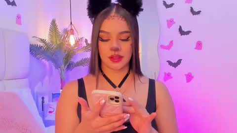 Zoe online show from October 2025 01:06:01 AM