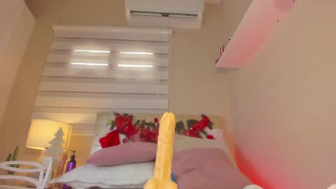 Hi guys i am Zoe  online show from December 2024 02:37:02 PM