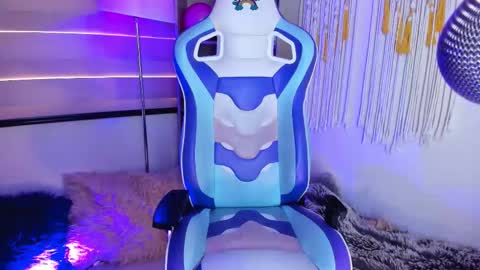 Zoe  online show from October 2025 03:19:02 PM