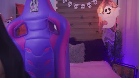 Zoe  online show from October 2025 02:27:02 PM