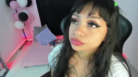 Snapshot of zoe_sullivan_ chatting on December 2024 12:35:01 PM zoe_sullivan_ online show from December 2024 12:35:01 PM