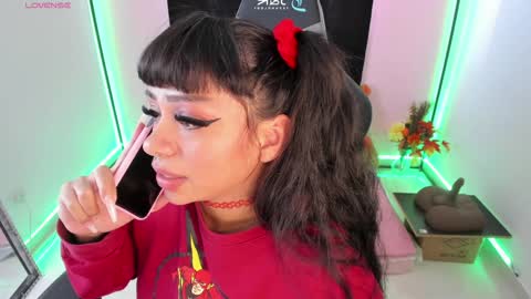 Snapshot of zoe_sullivan_ chatting on December 2024 12:35:01 PM zoe_sullivan_ online show from December 2024 12:35:01 PM
