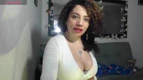 Snapshot of zoe_tai chatting on October 2025 01:34:01 PM zoe tai online show from October 2025 01:34:01 PM