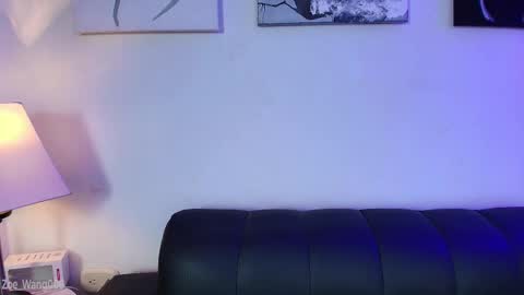 Zoe online show from October 2025 04:54:01 AM