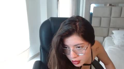 Snapshot of zoecruzz chatting on February 2025 05:53:02 PM ZOE online show from February 2025 05:53:02 PM