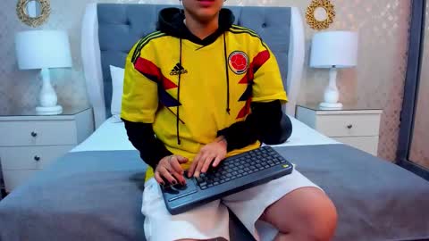 Snapshot of zoekrug chatting on October 2025 11:53:01 AM Zoe Krug online show from October 2025 11:53:01 AM