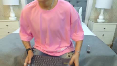 Snapshot of zoekrug chatting on October 2025 11:54:01 AM Zoe Krug online show from October 2025 11:54:01 AM