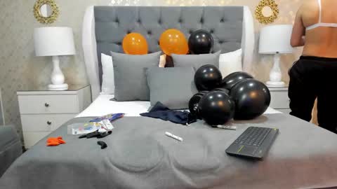 Snapshot of zoekrug chatting on October 2025 07:47:02 PM Zoe Krug online show from October 2025 07:47:02 PM