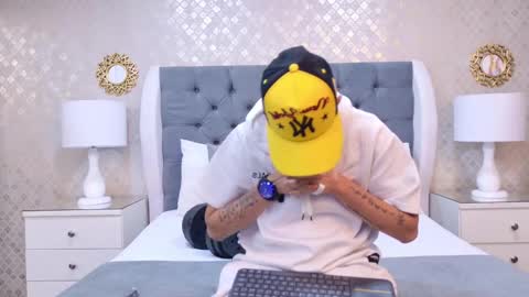 Snapshot of zoekrug chatting on November 2025 11:44:02 AM Zoe Krug online show from November 2025 11:44:02 AM