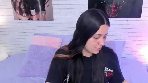 ZOE  online show from November 2025 06:27:01 AM