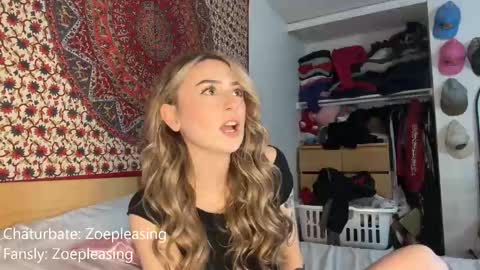 Snapshot of zoepleasing chatting on October 2025 01:09:01 AM zoepleasing online show from October 2025 01:09:01 AM