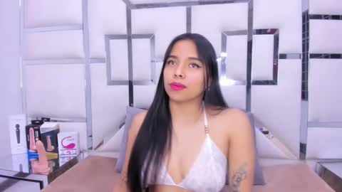 Snapshot of zoeswanx chatting on February 2025 07:10:01 PM ZoeSwam online show from February 2025 07:10:01 PM