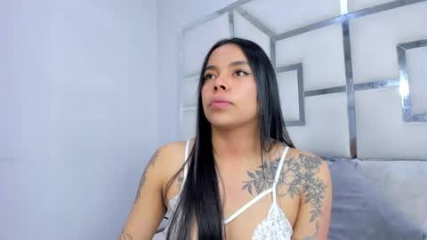 Snapshot of zoeswanx chatting on October 2025 11:23:02 AM ZoeSwam online show from October 2025 11:23:02 AM