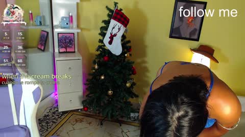 zoey fox  online show from December 2024 03:00:02 AM