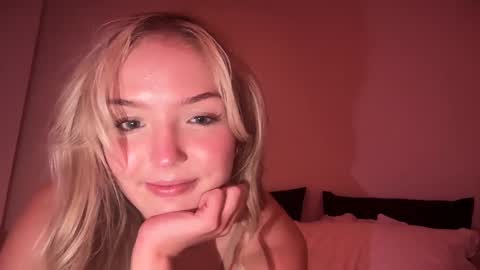 Snapshot of zoeyblair chatting on October 2025 12:19:01 AM zoeyblair online show from October 2025 12:19:01 AM