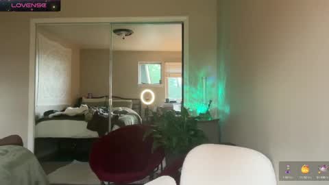 Zoeydanner online show from January 2025 08:52:02 PM