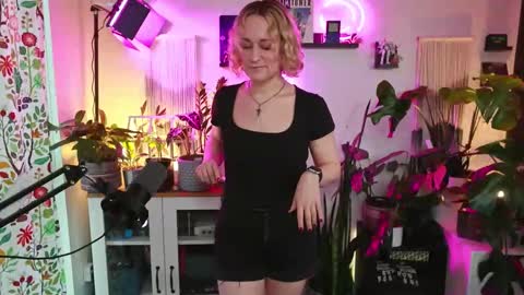 Snapshot of zoeyryan chatting on December 2025 05:06:02 PM Zoey Ryan online show from December 2025 05:06:02 PM