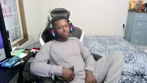 zoneingout online show from December 2024 09:26:02 PM