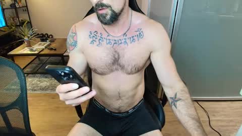 Snapshot of zuko_zen69 chatting on October 2025 04:32:01 AM Zuko online show from October 2025 04:32:01 AM