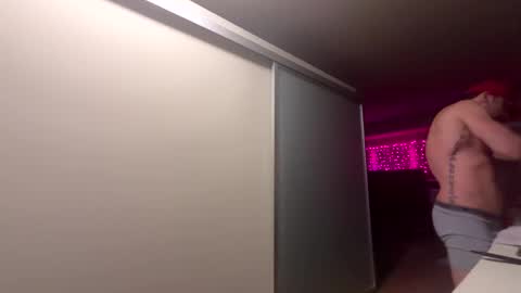 Snapshot of zuko_zen69 chatting on November 2025 01:45:01 PM Zuko online show from November 2025 01:45:01 PM