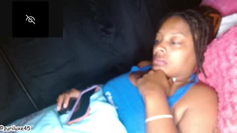 zuriluxe45 online show from September 2025 06:29:02 AM