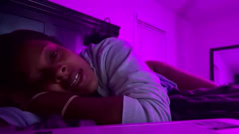 zuriluxe45 online show from September 2025 06:18:01 AM