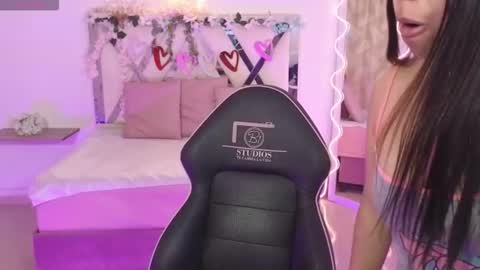 Snapshot of zury_tay chatting on September 2025 11:45:02 AM ZURY online show from September 2025 11:45:02 AM