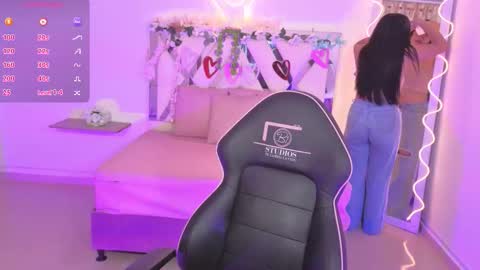 Snapshot of zury_tay chatting on September 2025 11:48:01 AM ZURY online show from September 2025 11:48:01 AM